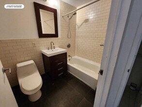327 E 101st St in New York, NY - Building Photo - Building Photo