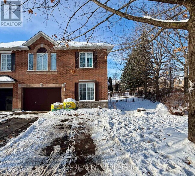 property at 101 Macassa Cir