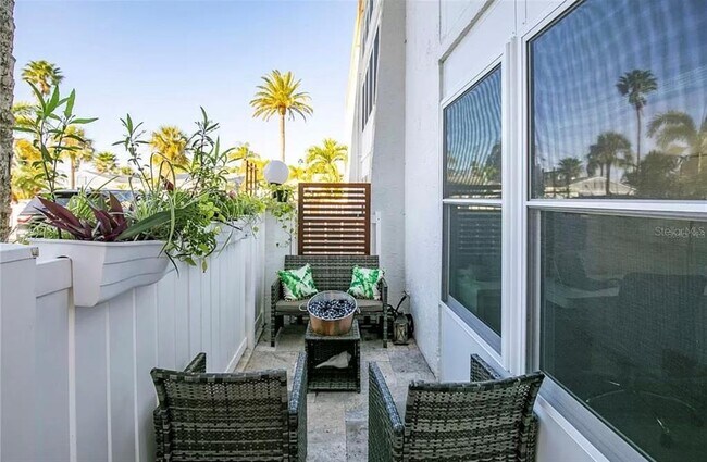 661 Poinsettia Ave in Clearwater, FL - Building Photo - Building Photo