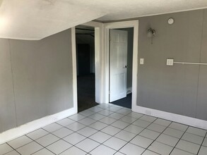 118 John St-Unit -Upper in Lockport, NY - Building Photo - Building Photo