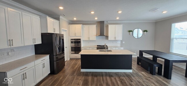 2391 S Stonehill Wy in New Palestine, IN - Building Photo - Building Photo