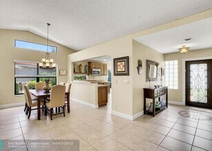 10552 Santa Laguna Dr in Boca Raton, FL - Building Photo - Building Photo