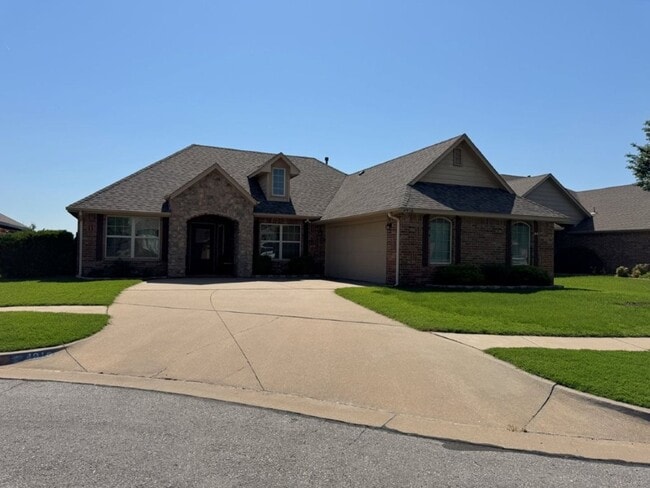 4916 Fawn Run Dr in Yukon, OK - Building Photo - Building Photo