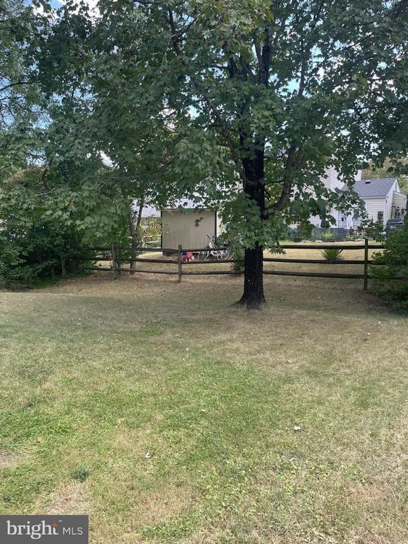 property at 2409 York Ct