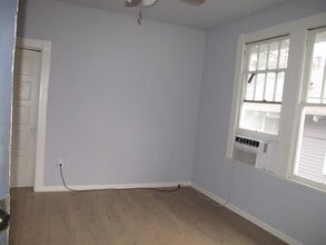 2019 Oleander St, Unit 1 in Baton Rouge, LA - Foto de edificio - Building Photo