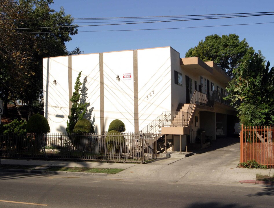 527 N Coronado St in Los Angeles, CA - Building Photo