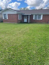 720 S 9th St in Nederland, TX - Building Photo - Building Photo