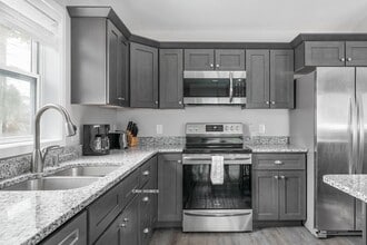 Munson Avenue Rentals in Traverse City, MI - Building Photo - Building Photo