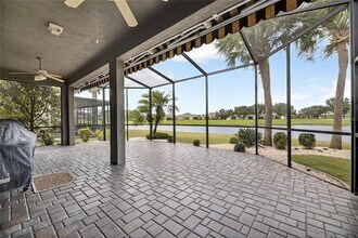 1039 Emerald Dunes Dr in Sun City Center, FL - Building Photo - Building Photo