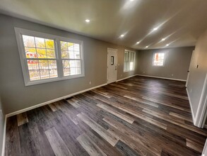 11 Stonehouse Hill Rd in Coeymans, NY - Building Photo - Building Photo