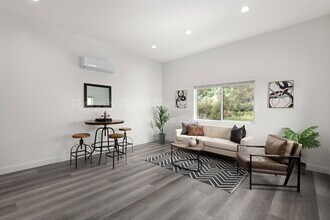 1710 Hanford Dr in San Diego, CA - Building Photo - Building Photo