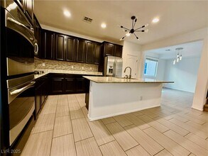 5369 Alden Glen Dr in Las Vegas, NV - Building Photo - Building Photo