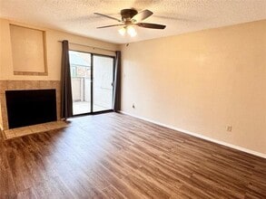 813 W Harwood Rd in Hurst, TX - Building Photo - Building Photo