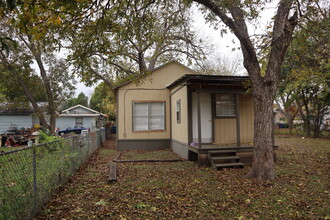 403 Terrell Ave in San Antonio, TX - Building Photo - Building Photo