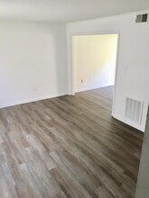 6820 Linville Dr in Barboursville, WV - Building Photo - Building Photo