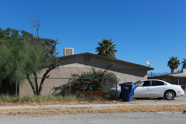 5721 E 28th St in Tucson, AZ - Building Photo - Building Photo