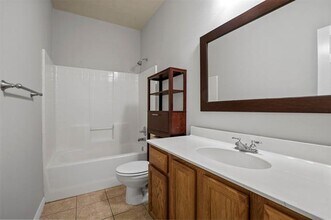 5917 Meadowglen Dr in Argyle, TX - Building Photo - Building Photo