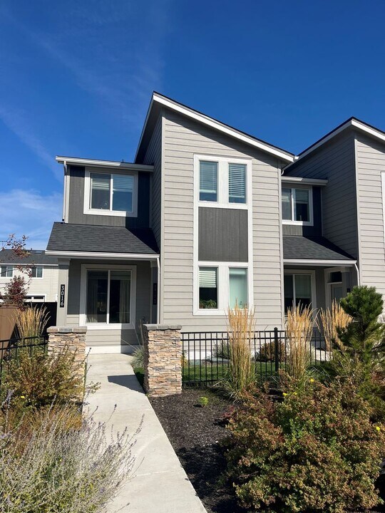 3016 NE Terreo Pl in Bend, OR - Building Photo