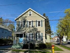 74 Walnut St in Saratoga Springs, NY - Building Photo