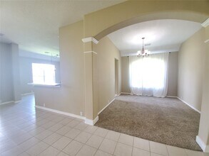 7610 Broken Oak Ln in Sugar Land, TX - Building Photo - Building Photo