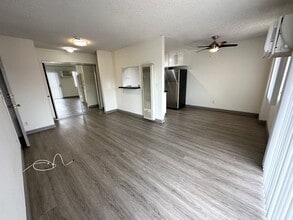 3730 S Sepulveda Blvd, Unit 202 in Los Angeles, CA - Building Photo - Building Photo