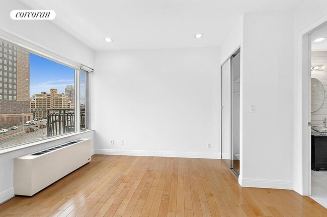 189 Bridge St in Brooklyn, NY - Building Photo - Building Photo