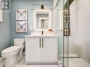 470 Louis Dr in Mississauga, ON - Building Photo - Building Photo