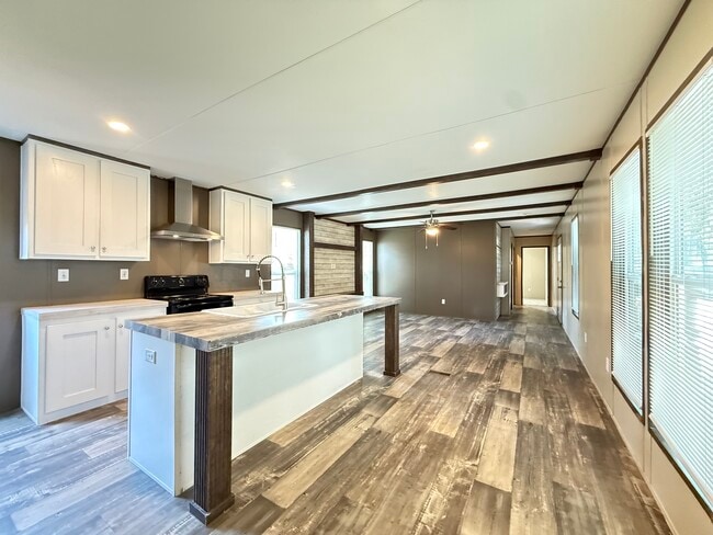 607 Toledo St in Conroe, TX - Building Photo - Building Photo