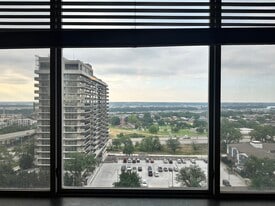 600 E 8th St, Unit 10H in Kansas City, MO - Building Photo