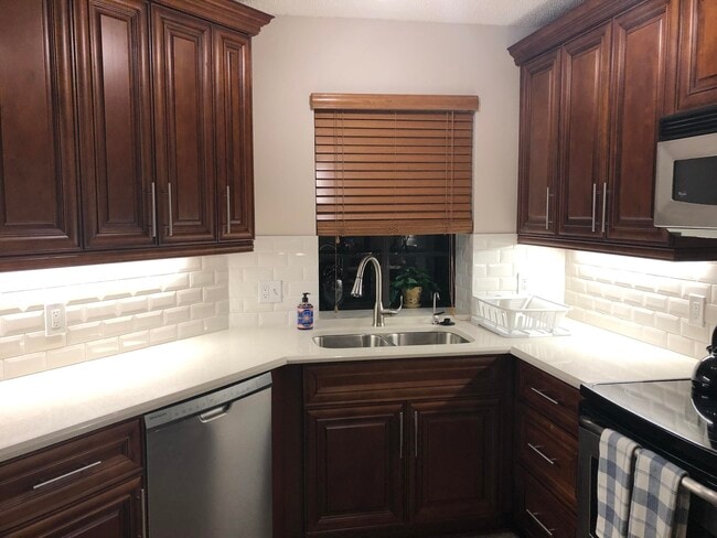 5187 Europa Dr in Boynton Beach, FL - Building Photo - Building Photo
