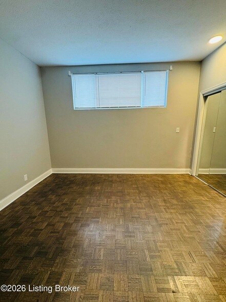 153 Thierman Ln, Unit 101 in St Matthews, KY - Building Photo - Building Photo