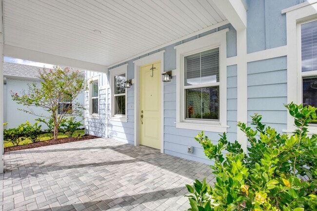 513 High Tide Ln in Daytona Beach, FL - Foto de edificio - Building Photo