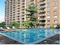 2059 Huntington Ave, Unit 904