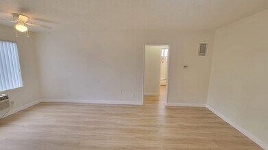 6336 Tujunga Ave in Los Angeles, CA - Foto de edificio - Building Photo