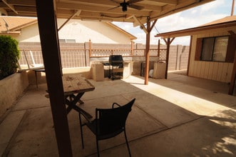 427 E Friar Ave in Apache Junction, AZ - Foto de edificio - Building Photo