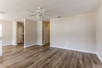 811 SW 28th Terrace in Fort Lauderdale, FL - Building Photo - Building Photo