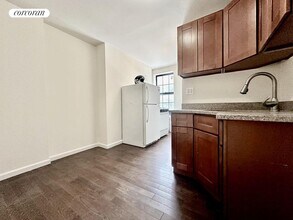 155 Chrystie St in New York, NY - Building Photo - Building Photo