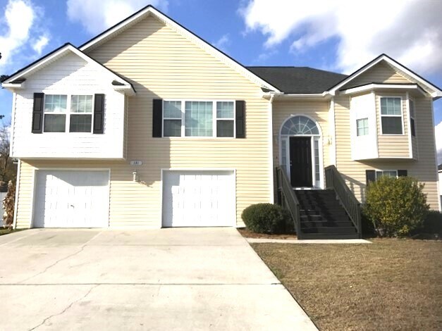 property at 131 Ridgewood Cir