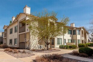 5405 South Dover Street in Denver, CO - Building Photo