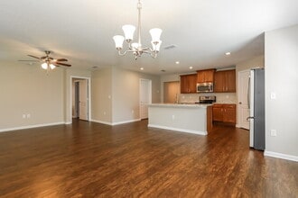 2386 Christi Lakes Court in Jacksonville, FL - Foto de edificio - Building Photo