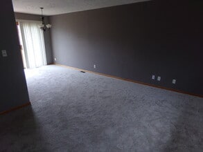 8123 Mathew Pl in Lincoln, NE - Building Photo - Building Photo