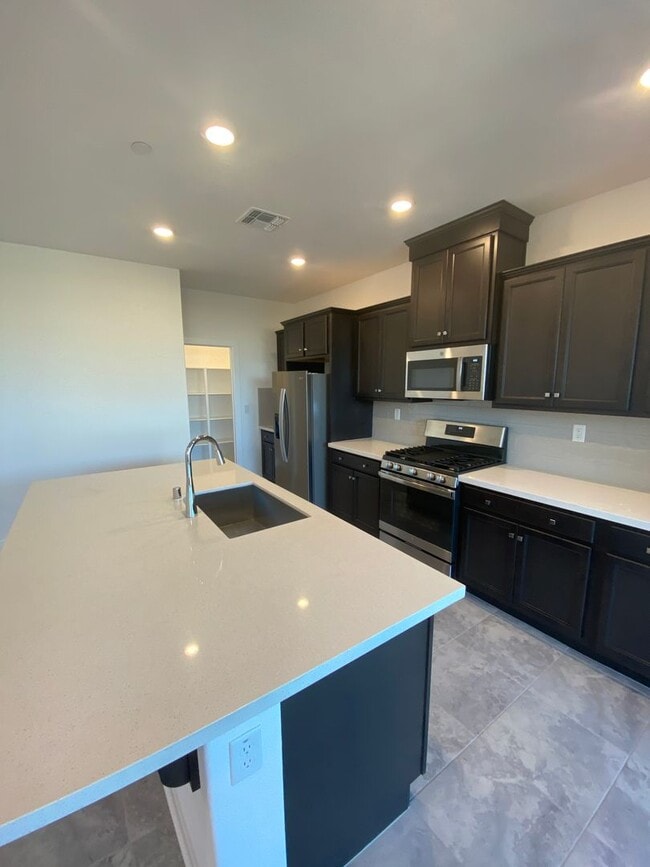 856 Clementine Dr in Rocklin, CA - Building Photo - Building Photo