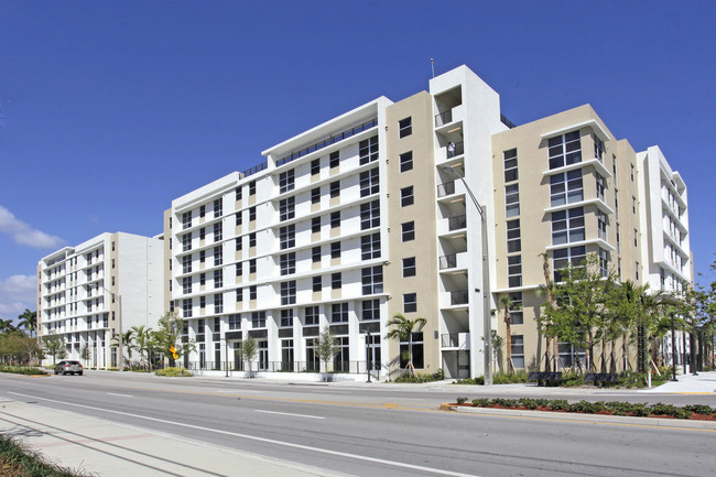 City Vista in Pompano Beach, FL - Foto de edificio - Primary Photo