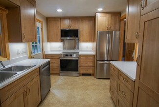 49 Conant Rd in Lincoln, MA - Building Photo - Building Photo