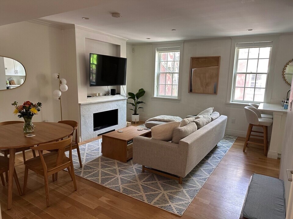 13 Melrose St in Boston, MA - Building Photo