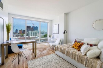 2222 Jackson Ave in Queens, NY - Building Photo - Building Photo