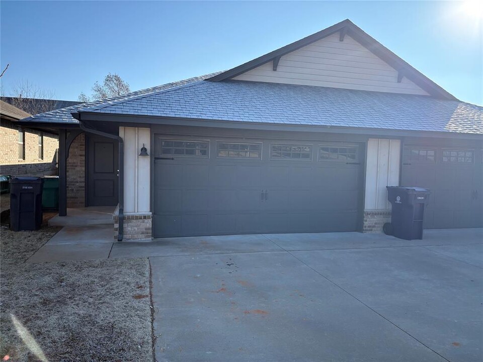 11506 Keystone Cir in Oklahoma City, OK - Building Photo