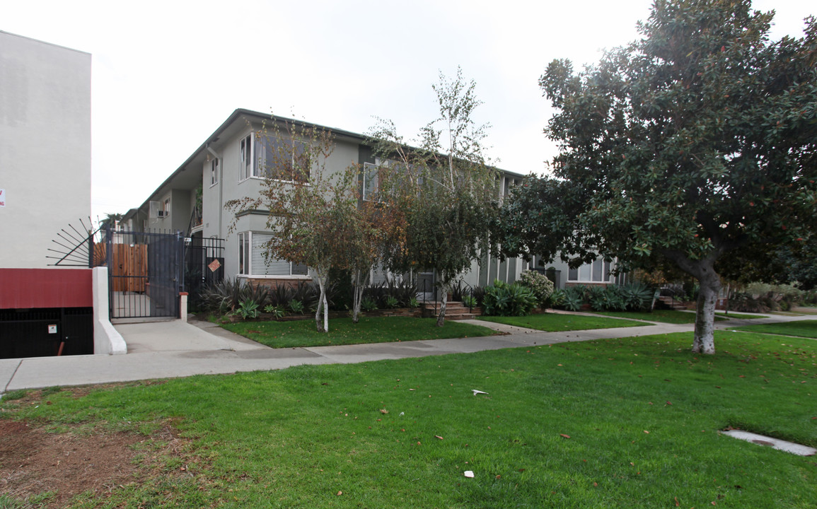 1824-1834 Winona Blvd in Los Angeles, CA - Building Photo