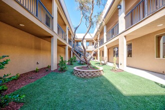 Linden Tree Apartments in Madera, CA - Foto de edificio - Building Photo