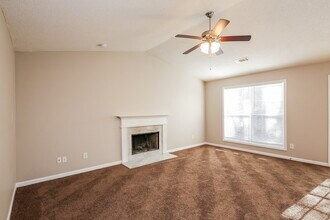 2120 Crown Park Dr in Winder, GA - Building Photo - Building Photo